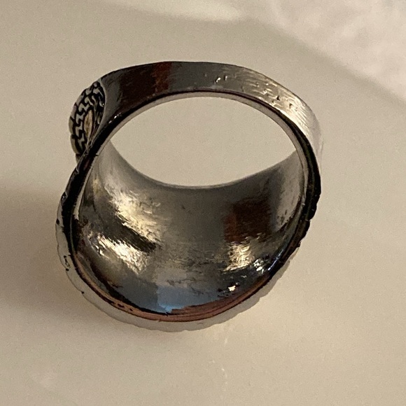 NWOT - Ladies Brushed Brass & Dark Silvertone Curved Ring - Sz 8 - Picture 5 of 11